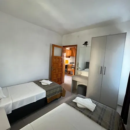 Ξενοδοχείο με διαμερίσματα Ege 3*